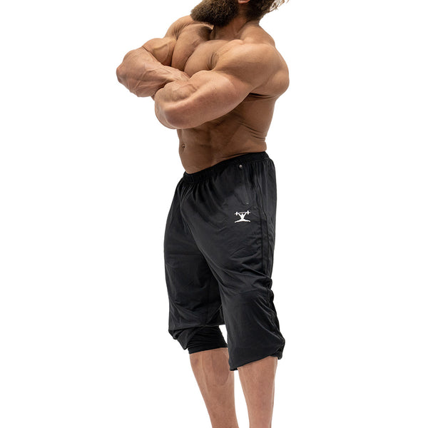 Jujimufu Lite Stretchy Pants Black Color - Showing wearing as Capri style